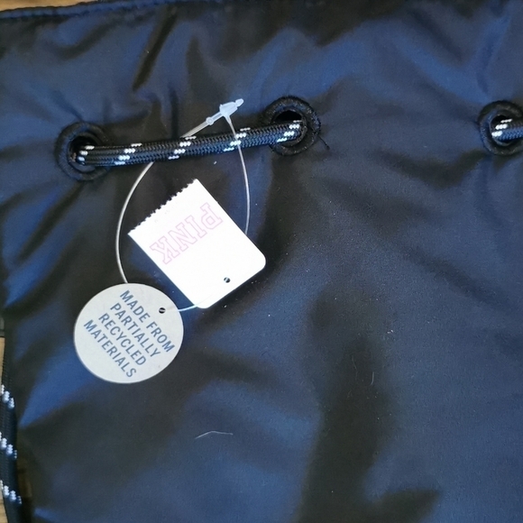 𝅺PINK Victoria's S Padded Drawstring Bucket Bag NWT New - Picture 5 of 6